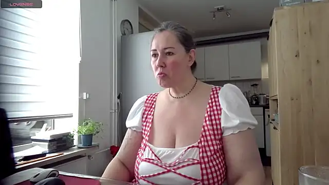 MilfGina online show from September 2025 07:26:02 AM