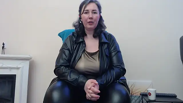 MilfGina online show from March 2025 09:00:02 PM