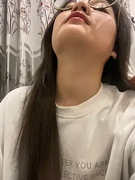 Krixxi22 online show from February 2025 04:25:01 PM