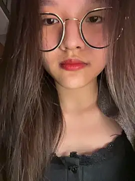 Krixxi22 online show from October 2025 04:40:02 PM