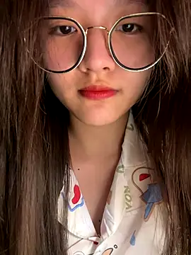 Krixxi22 online show from November 2025 04:44:02 PM