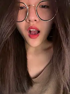 Krixxi22 online show from October 2025 02:51:02 PM