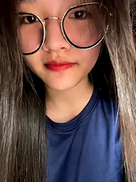 Krixxi22 online show from November 2025 02:40:02 PM