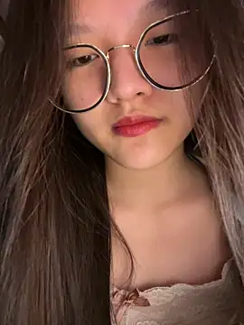 Krixxi22 online show from September 2025 04:35:02 PM