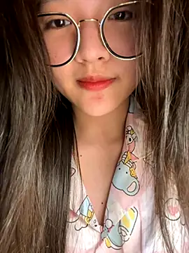 Krixxi22 online show from December 2025 03:47:01 PM