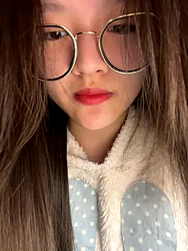 Krixxi22 online show from November 2025 03:15:01 PM