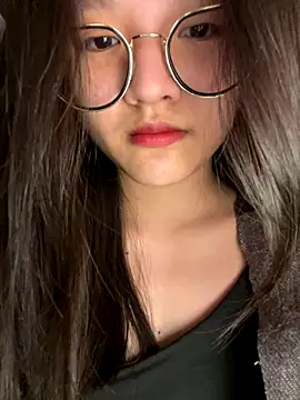 Krixxi22 online show from October 2025 04:30:01 PM