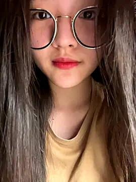 Krixxi22 online show from November 2025 04:21:01 PM