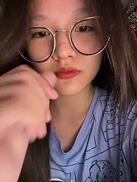 Krixxi22 online show from October 2025 01:46:02 PM