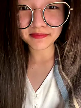 Krixxi22 online show from November 2025 03:59:01 PM