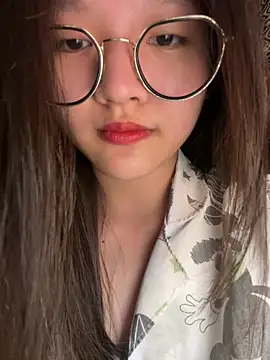 Krixxi22 online show from October 2025 02:18:01 PM