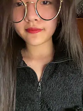 Krixxi22 online show from December 2025 04:02:02 PM