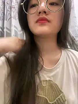 Krixxi22 online show from March 2025 03:28:01 PM