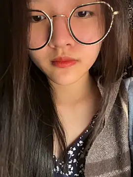 Krixxi22 online show from November 2025 02:31:02 PM