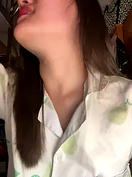 Krixxi22 online show from November 2025 03:05:01 PM