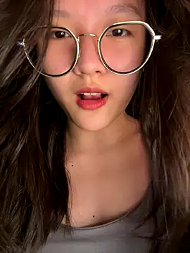 Krixxi22 online show from September 2025 03:21:02 PM