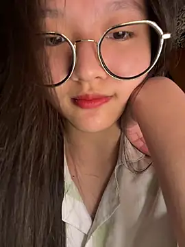 Krixxi22 online show from October 2025 02:57:01 PM