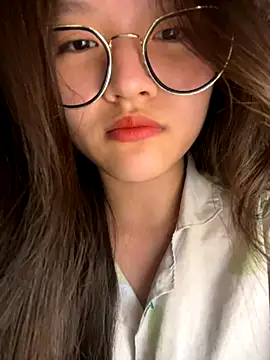 Krixxi22 online show from October 2025 02:18:01 PM