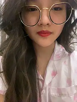 Krixxi22 online show from March 2025 02:12:01 PM