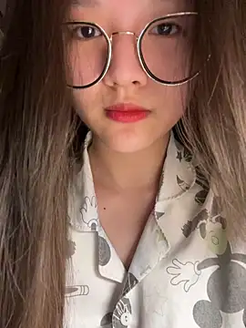 Krixxi22 online show from October 2025 01:21:02 PM