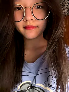 Krixxi22 online show from October 2025 03:45:02 PM