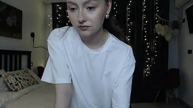 Snapshot of winter__sun chatting on January 2026 01:48:01 PM winter sun online show from January 2026 01:48:01 PM