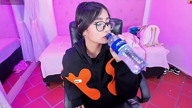 Ashlyeegray online show from May 2026 05:46:01 AM