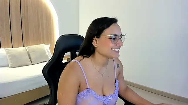 zoe danae  online show from November 2025 12:20:01 PM