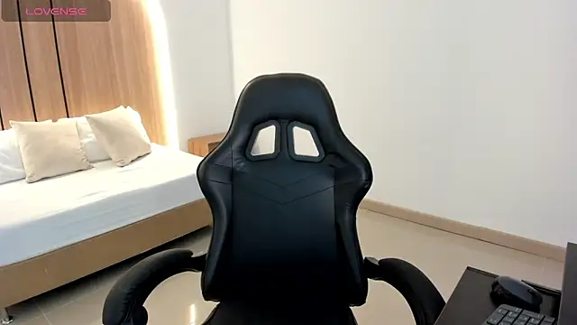 zoe danae  online show from March 2026 12:27:01 PM