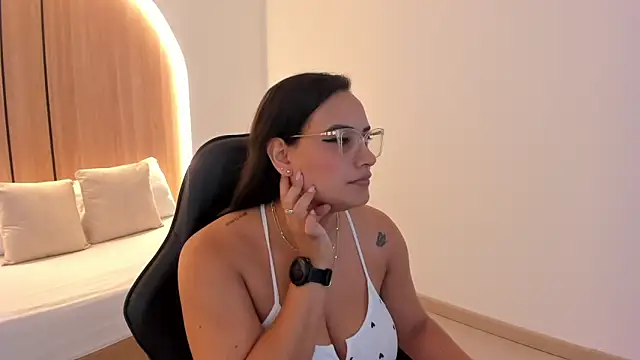 zoe danae  online show from November 2025 12:31:01 PM