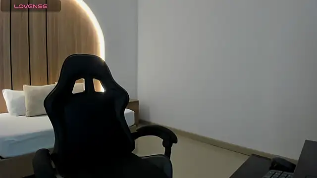 zoe danae  online show from March 2026 12:28:02 PM