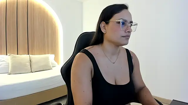 zoe danae  online show from October 2025 12:17:02 PM