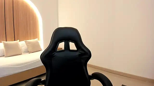 zoe danae  online show from March 2026 12:10:02 PM