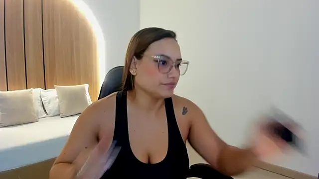 zoe danae  online show from April 2026 12:20:01 PM