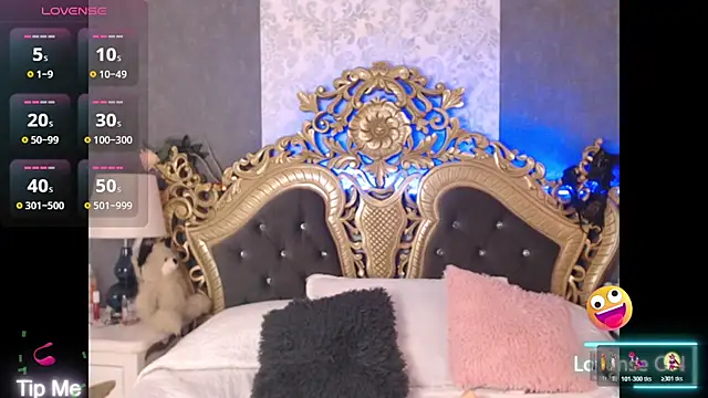 Giselle Noah online show from November 2025 03:59:02 PM