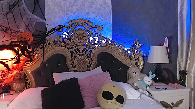 Giselle Noah online show from October 2025 07:46:01 PM