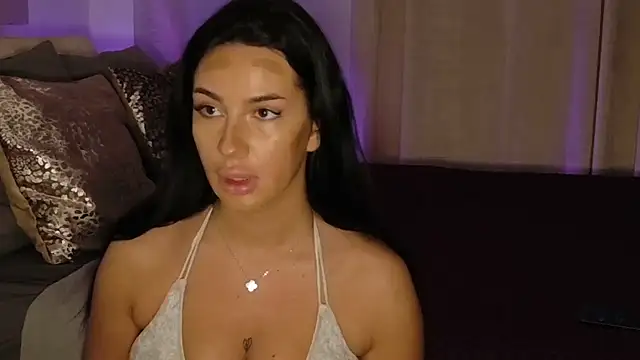 Snapshot of LuanaDess chatting on February 2026 05:13:02 PM LuanaDess online show from February 2026 05:13:02 PM