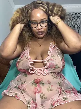 MimiCurves online show from May 2026 02:31:01 PM