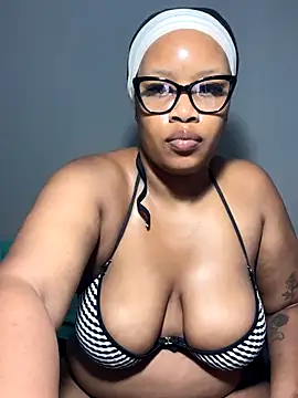 MimiCurves online show from October 2025 11:20:02 AM