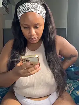 MimiCurves online show from February 2026 11:42:02 AM