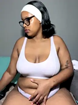 MimiCurves online show from November 2025 06:56:01 PM