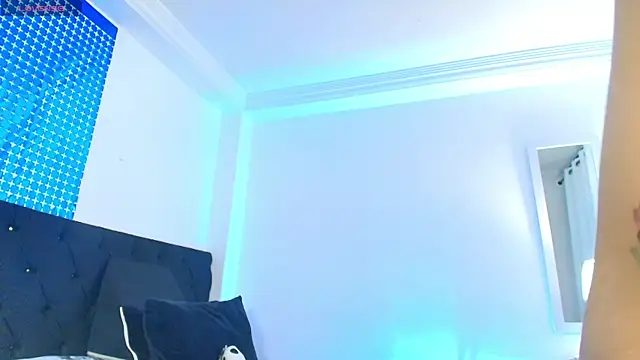 MeganLorensx online show from November 2025 12:00:01 AM