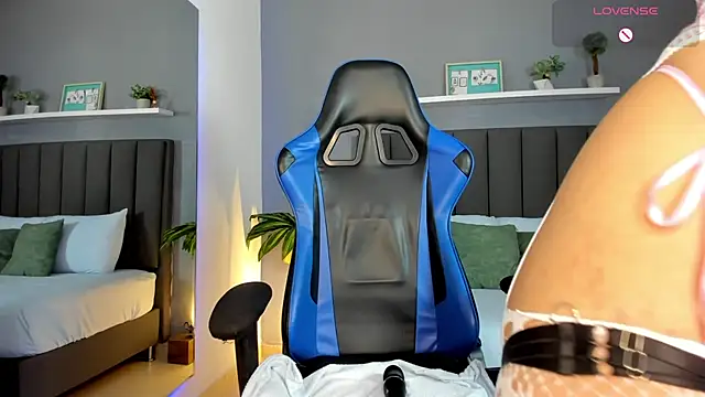 cloe yeraldy  online show from November 2025 02:38:02 AM