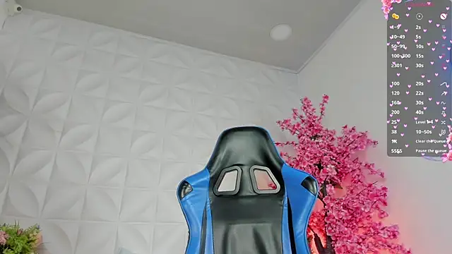 cloe yeraldy  online show from December 2025 02:27:02 AM