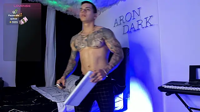 Snapshot of Aron_Dark chatting on March 2025 10:45:01 PM Aron Dark online show from March 2025 10:45:01 PM