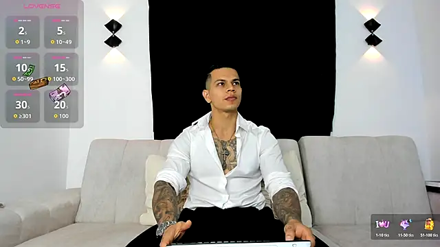 Aron Dark online show from November 2025 11:47:01 PM