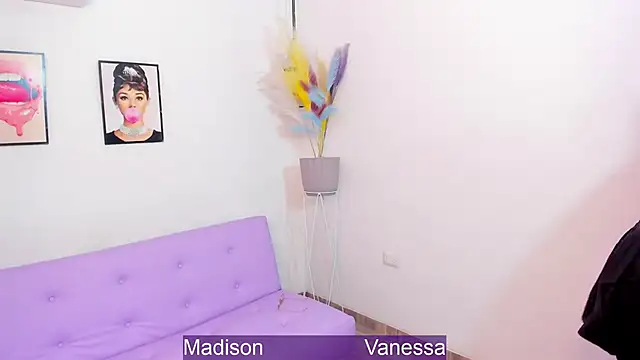 Wetnaughtygirls online show from November 2025 01:26:01 AM