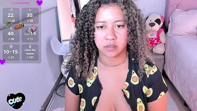 Kenia tompson01 online show from March 2025 05:55:02 PM