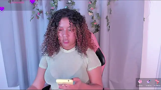 Kenia tompson01 online show from November 2025 07:18:02 PM