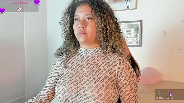 Kenia tompson01 online show from November 2025 08:46:02 PM